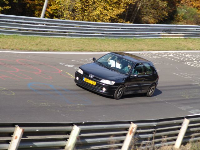Shows & Treffen - 2004 - Abschlusstreffen des Cosworth Club Deutschland am Nürburgring - Bild 93