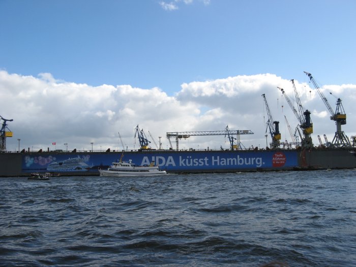 Shows & Treffen - 2012 - Hafengeburtstag Hamburg und Schiffstaufe AIDAmar - Bild 73