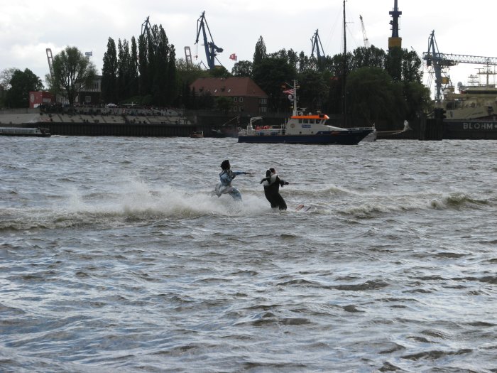 Shows & Treffen - 2012 - Hafengeburtstag Hamburg und Schiffstaufe AIDAmar - Bild 77