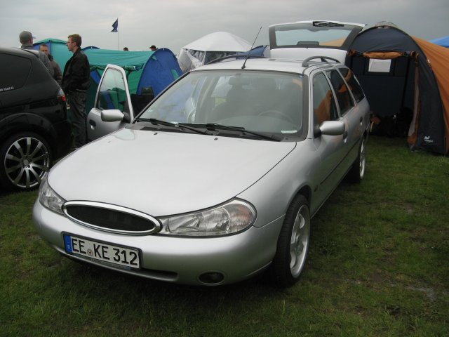 Shows & Treffen - 2010 - Himmelfahrtstreffen auf dem Flughafen Magdeburg - Bild 270