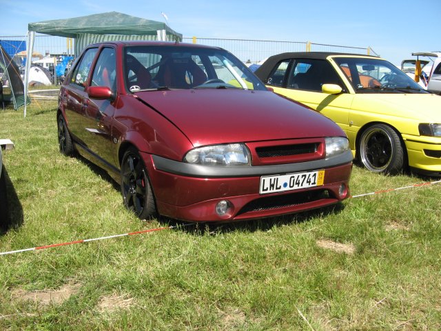 Shows & Treffen - 2011 - Himmelfahrtstreffen auf dem Flughafen Magdeburg - Bild 16