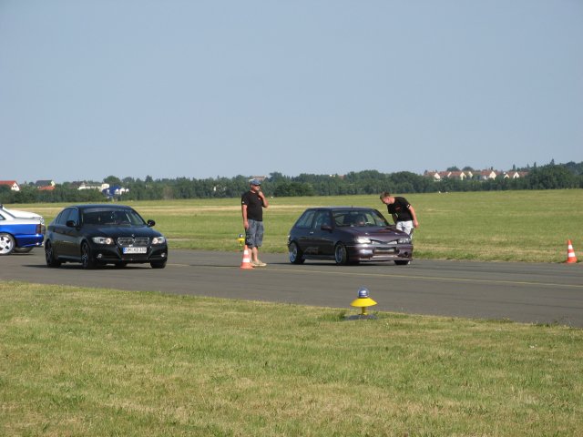 Shows & Treffen - 2011 - Himmelfahrtstreffen auf dem Flughafen Magdeburg - Bild 162