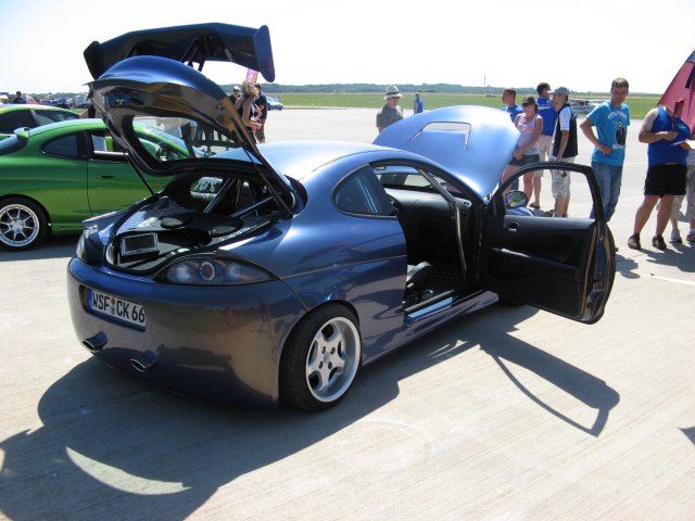 Shows & Treffen - 2011 - Himmelfahrtstreffen auf dem Flughafen Magdeburg - Bild 198