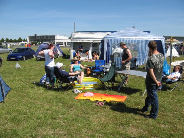 Shows & Treffen - 2011 - Himmelfahrtstreffen auf dem Flughafen Magdeburg - Bild 2