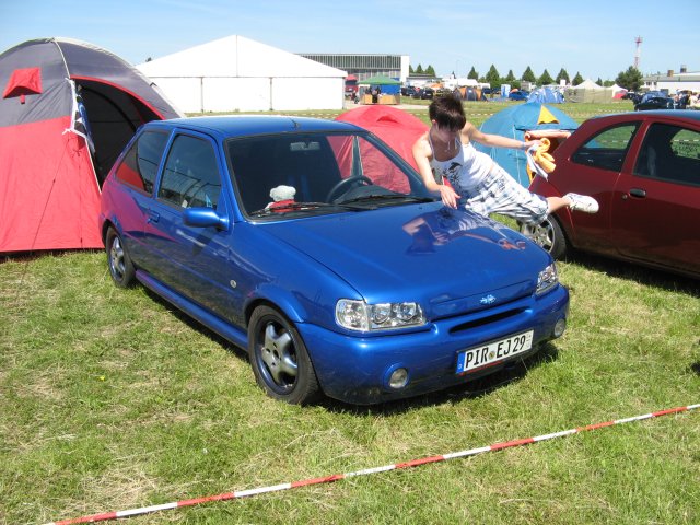 Shows & Treffen - 2011 - Himmelfahrtstreffen auf dem Flughafen Magdeburg - Bild 34