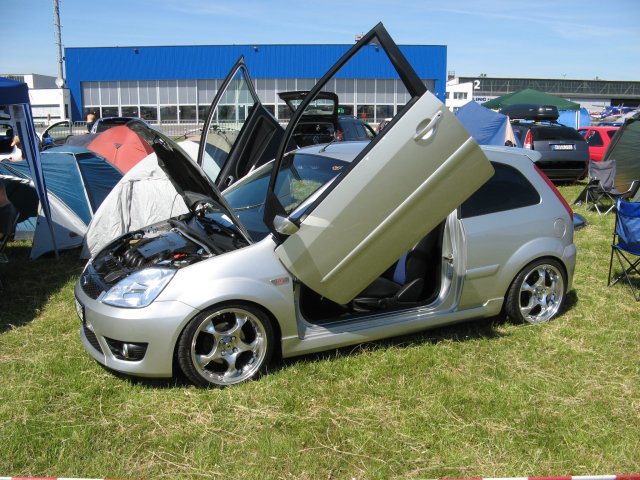 Shows & Treffen - 2011 - Himmelfahrtstreffen auf dem Flughafen Magdeburg - Bild 48