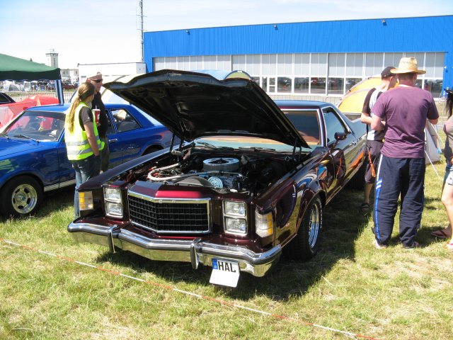 Shows & Treffen - 2011 - Himmelfahrtstreffen auf dem Flughafen Magdeburg - Bild 56