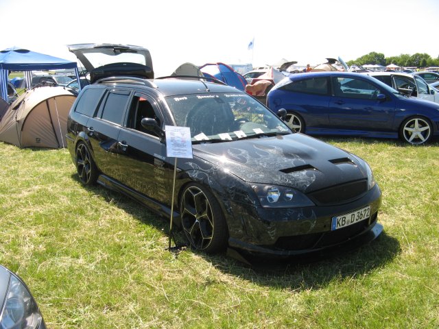 Shows & Treffen - 2011 - Himmelfahrtstreffen auf dem Flughafen Magdeburg - Bild 60