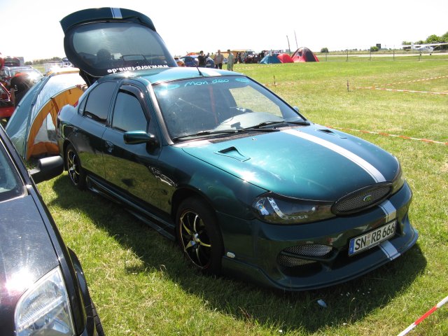 Shows & Treffen - 2011 - Himmelfahrtstreffen auf dem Flughafen Magdeburg - Bild 88