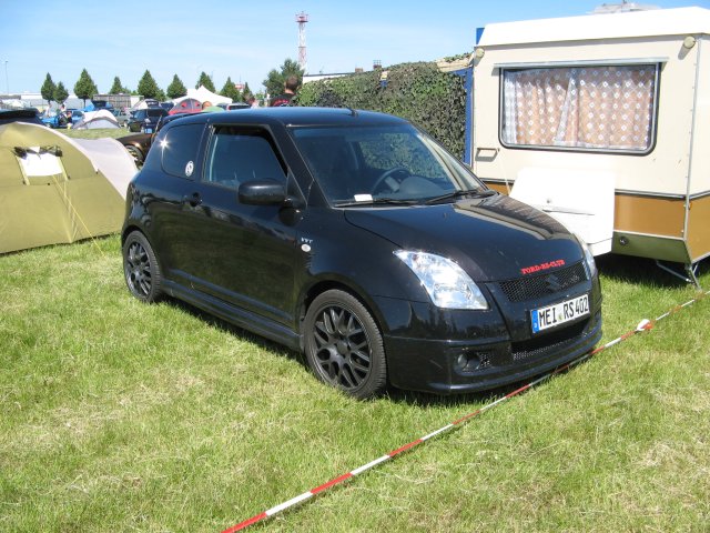 Shows & Treffen - 2011 - Himmelfahrtstreffen auf dem Flughafen Magdeburg - Bild 97