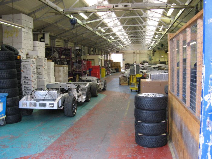 Shows & Treffen - 2009 - Besichtigung des Morgan Motor  Co. Werkes in Malvern Link - Bild 10