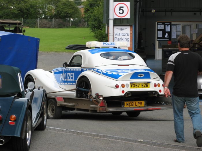 Shows & Treffen - 2009 - Besichtigung des Morgan Motor  Co. Werkes in Malvern Link - Bild 167