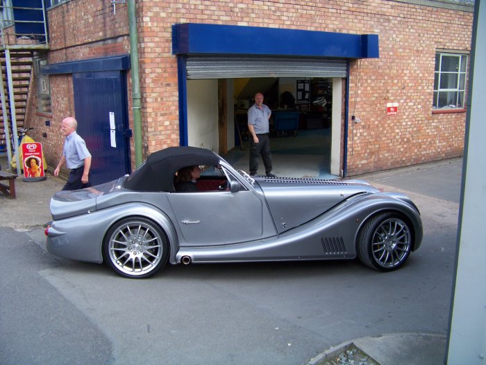 Shows & Treffen - 2009 - Besichtigung des Morgan Motor  Co. Werkes in Malvern Link - Bild 168