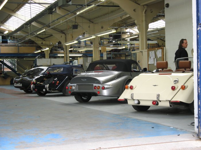 Shows & Treffen - 2009 - Besichtigung des Morgan Motor  Co. Werkes in Malvern Link - Bild 175