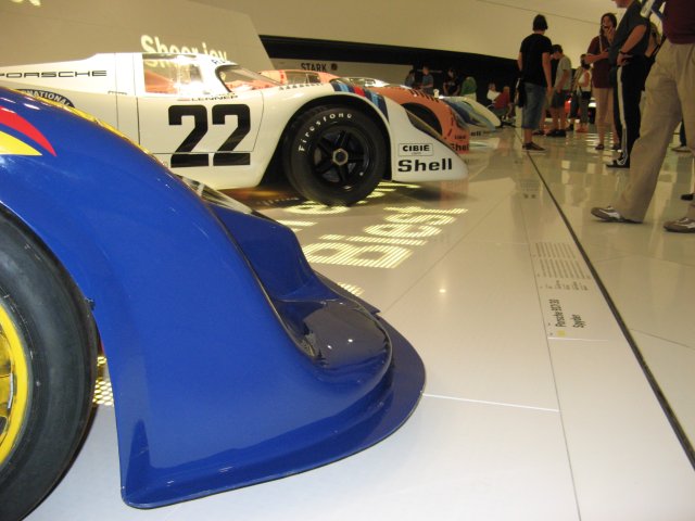 Shows & Treffen - 2009 - Besuch beim Porsche Museum in Stuttgart - Bild 90