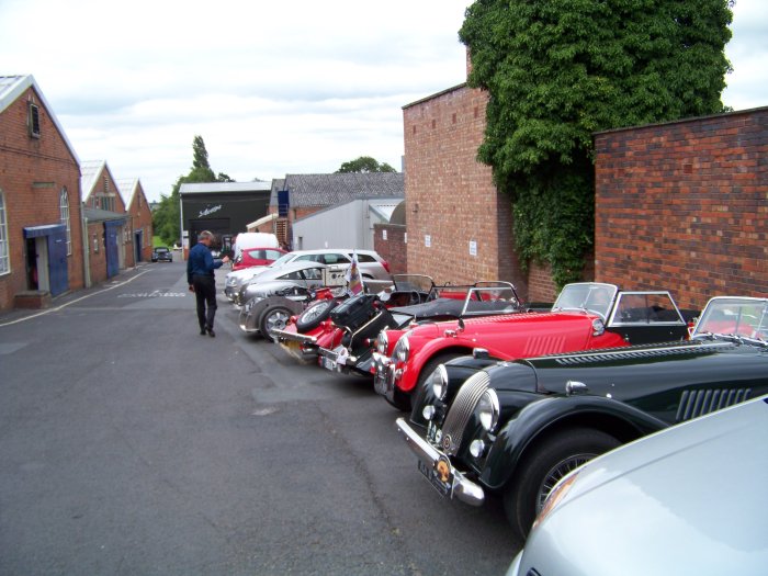 Shows & Treffen - 2009 - Besichtigung des Morgan Motor  Co. Werkes in Malvern Link - Bild 6